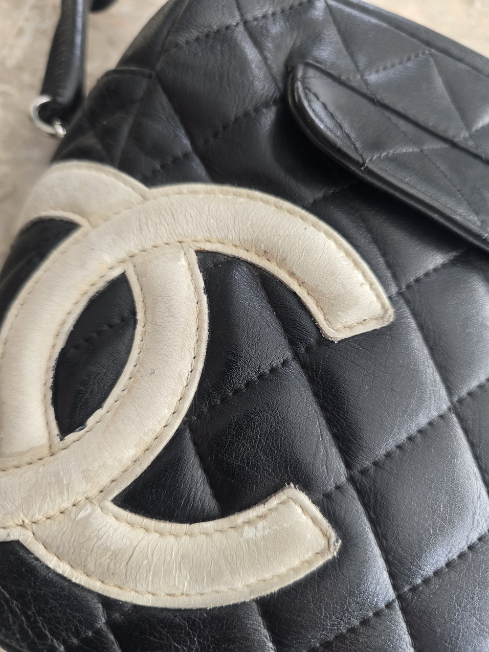 Vintage CHANEL Cambon Shoulder Bag White And Black CC - Picture 4 of 10